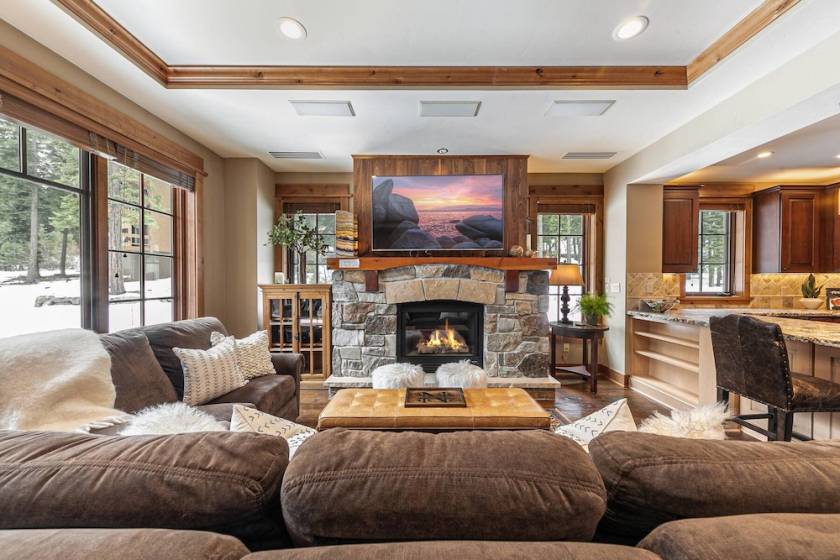 living room of North Lake Tahoe vacation rental 